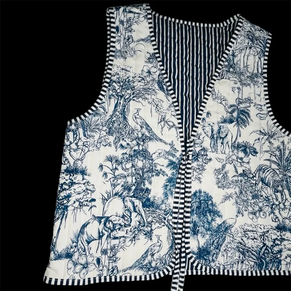 Safari Toile Quilted Vest Blue White Jungle Animals Tie Front Elephants Size L